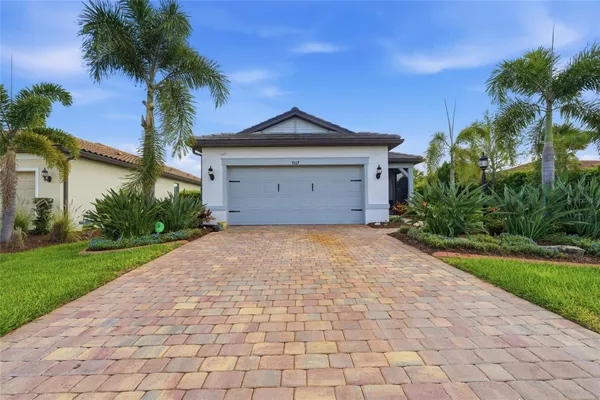 Property Slideshow image 2 of 42 | 7017 hanover ct, Bradenton, FL, 34202