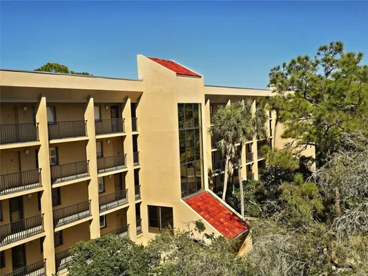 Property Slideshow image 3 of 59 | 3078 eastland blvd 411, Clearwater, FL, 33761