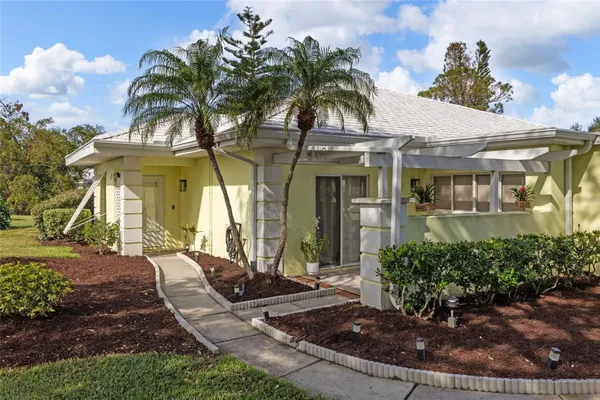 Property Slideshow image 3 of 49 | 310 wexford ter 164, Venice, FL, 34293