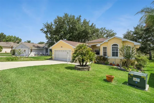 Property Slideshow image 2 of 54 | 21325 royal troon dr, Leesburg, FL, 34748