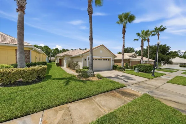 Property Slideshow image 2 of 52 | 9076 saint andrews way, Mount Dora, FL, 32757