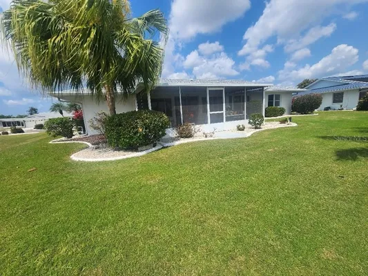 Property Slideshow image 3 of 11 | 1405 jacobson cir, Sun City Center, FL, 33573