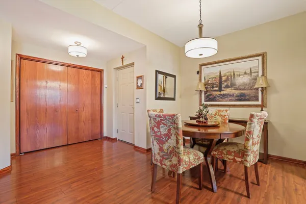 Property Slideshow image 3 of 14 | 6230 misty pines dr 1, Tinley Park, IL, 60477