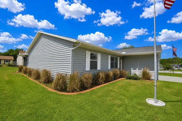 Property Slideshow image 3 of 49 | 4853 colonnades cir, Lakeland, FL, 33811