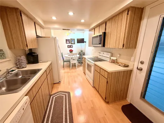 Property Slideshow image 3 of 21 | 8350 high point cir apt 3, Port Richey, FL, 34668