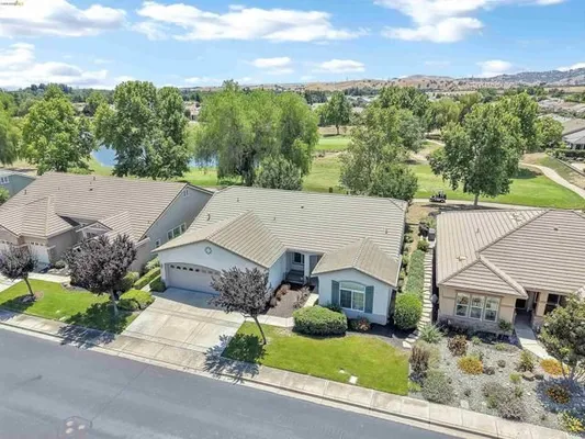 Property Slideshow image 2 of 29 | 930 suntan, Brentwood (Cc), CA, 94513