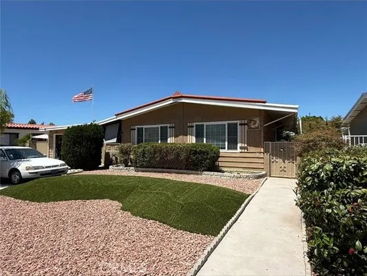 Property Slideshow image 2 of 37 | 1307 brentwood way, Hemet, CA, 92545