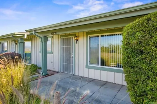 Property Slideshow image 3 of 34 | 4440 skimmer way, Oceanside, CA, 92057