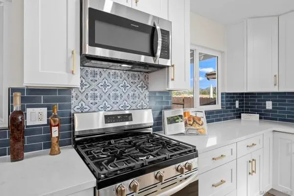 Property Slideshow image 3 of 22 | 12540 lomica dr, San Diego, CA, 92128