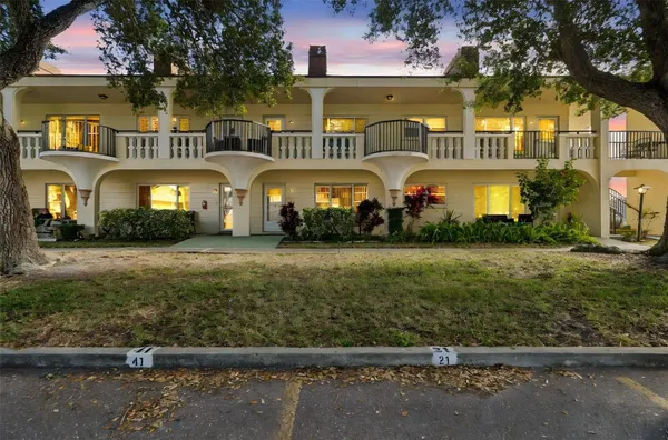 Property Slideshow image 3 of 91 | 2295 mexican way 21, Clearwater, FL, 33763