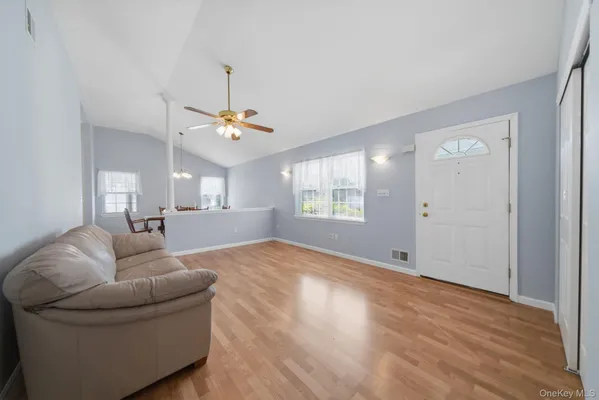 Property Slideshow image 2 of 30 | 40 willow ct, Brookhaven, NY, 11949