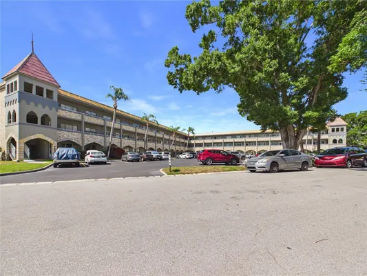 Property Slideshow image 2 of 41 | 2462 brazilia dr 42, Clearwater, FL, 33763