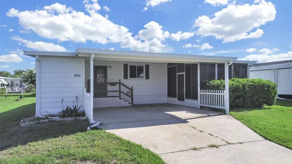 Property Slideshow image 2 of 40 | 1802 sherwood hill dr, Lakeland, FL, 33810