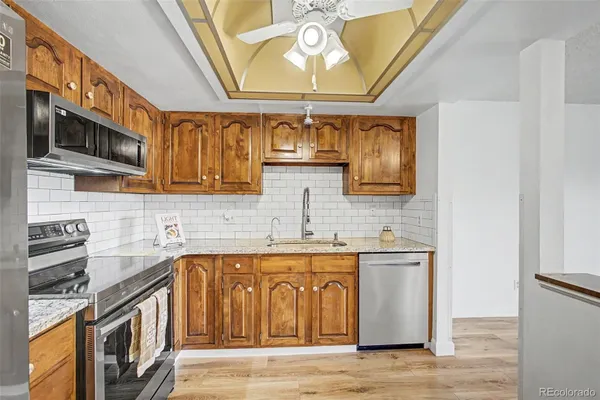 Property Slideshow image 2 of 30 | 13961 e marina dr 206, Aurora, CO, 80014