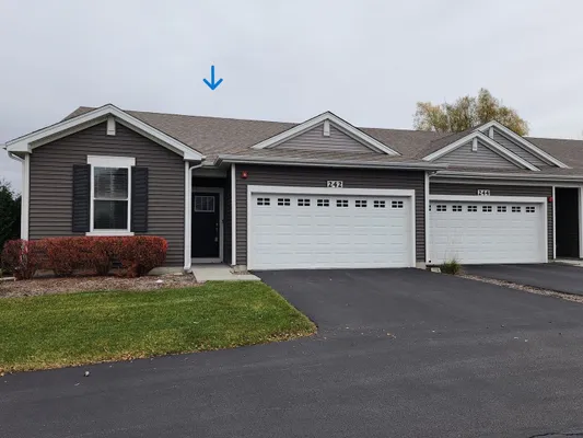 Property Slideshow image 2 of 2 | 242 sussex ln, North Aurora, IL, 60542