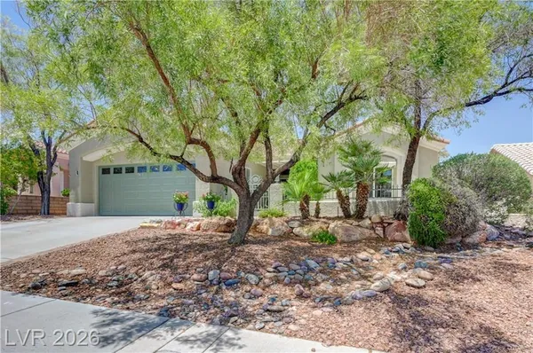 Property Slideshow image 3 of 57 | 2533 banora point dr, Las Vegas, NV, 89134