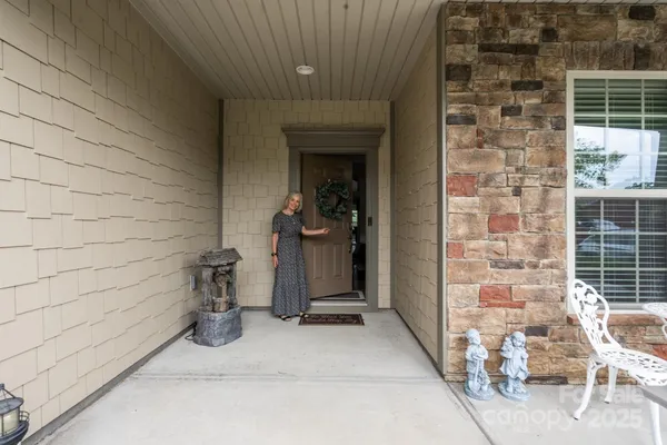 Property Slideshow image 3 of 38 | 685 birchway dr, Fort Mill, SC, 29715