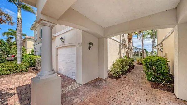 Property Slideshow image 2 of 76 | 1625 burgos dr 1625, Sarasota, FL, 34238