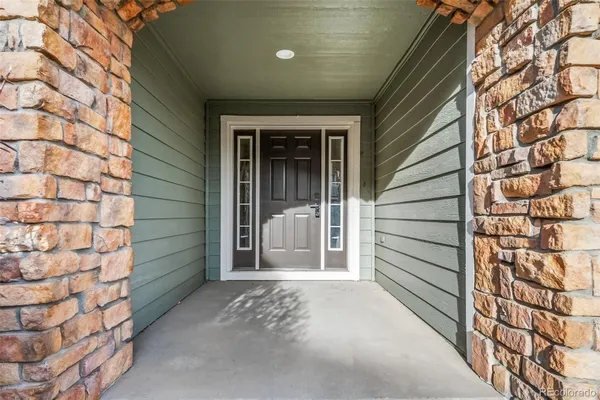 Property Slideshow image 3 of 48 | 2714 w greens ln, Littleton, CO, 80123