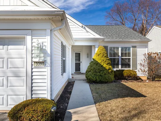 Property Slideshow image 2 of 31 | 13390 crestview dr, Huntley, IL, 60142