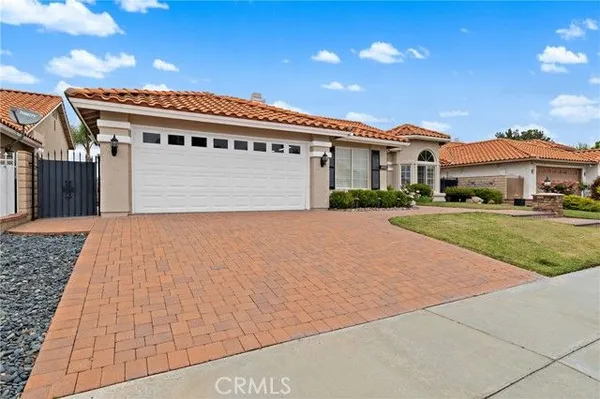 Property Slideshow image 2 of 41 | 1932 pecan tree st, Hemet, CA, 92545