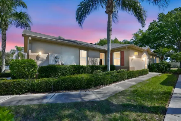 Property Slideshow image 3 of 95 | 2023 acadia greens dr 32, Sun City Center, FL, 33573
