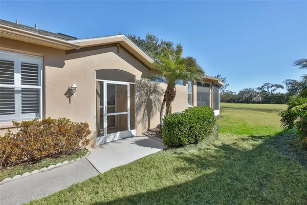 Property Slideshow image 3 of 98 | 2019 acadia greens dr # 34, Sun City Center, FL, 33573