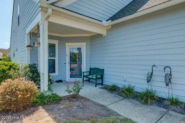 Property Slideshow image 3 of 64 | 521 lyrebird ave, Wilmington, NC, 28412