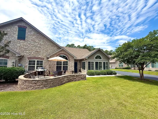 Property Slideshow image 2 of 36 | 107 w chelsea ct, Southern Pines, NC, 28387