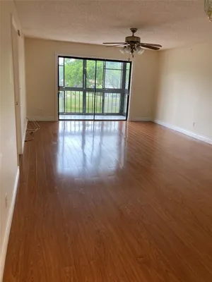 Property Slideshow image 2 of 59 | 5920 80th st 204, St Petersburg, FL, 33709