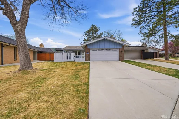 Property Slideshow image 2 of 26 | 7278 w cedar cir, Lakewood, CO, 80226