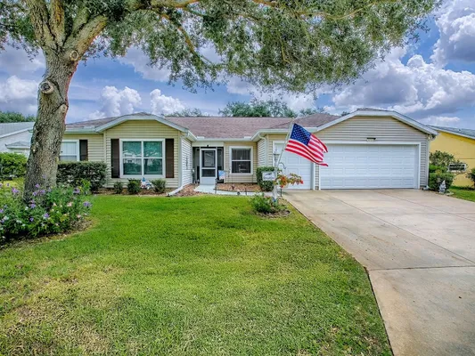 Property Slideshow image 2 of 65 | 4949 sawgrass lake cir, Leesburg, FL, 34748