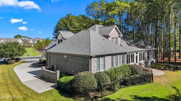 Property Slideshow image 3 of 71 | 433 crow creek dr, Calabash, NC, 28467