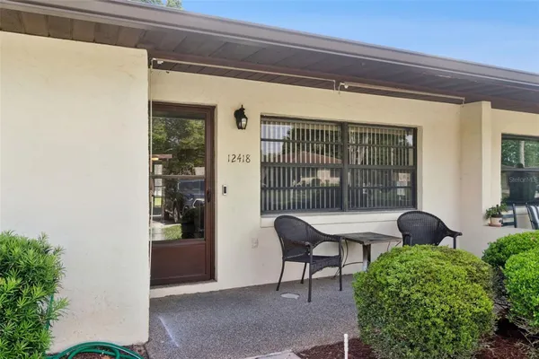 Property Slideshow image 2 of 33 | 12418 orangewood cir, Tavares, FL, 32778