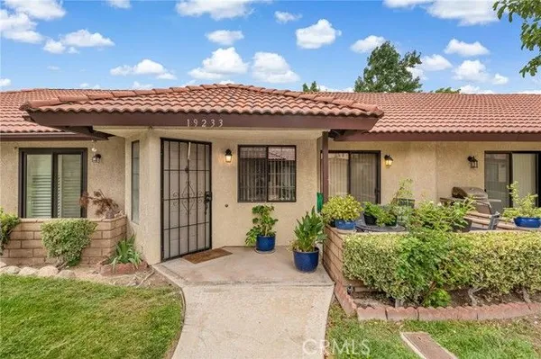 Property Slideshow image 3 of 28 | 19233 elm dr, Apple Valley, CA, 92308