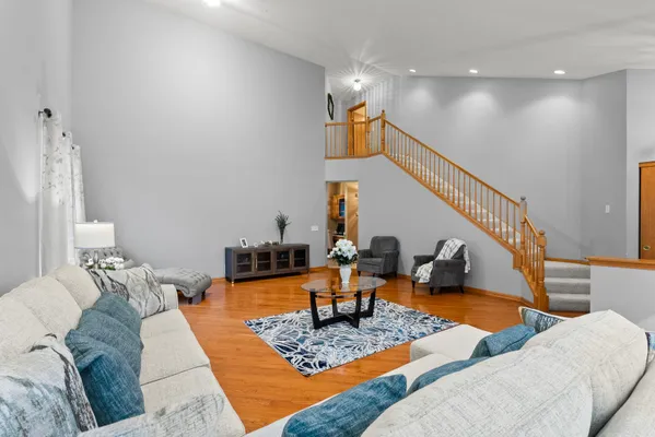 Property Slideshow image 2 of 39 | 782 s baldwin ln, Romeoville, IL, 60446