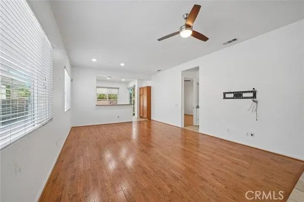 Property Slideshow image 2 of 20 | 10257 wascana ln, Apple Valley, CA, 92308