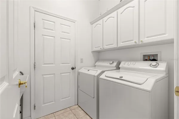 Property Slideshow image 2 of 44 | 5647 nw 25th loop, Ocala, FL, 34482