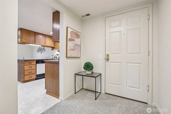 Property Slideshow image 3 of 37 | 3935 226th pl 207, Issaquah, WA, 98029