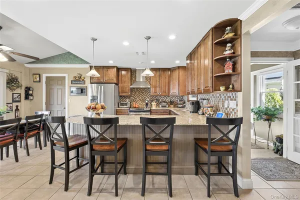 Property Slideshow image 2 of 20 | 4 flair way, Brookhaven, NY, 11727