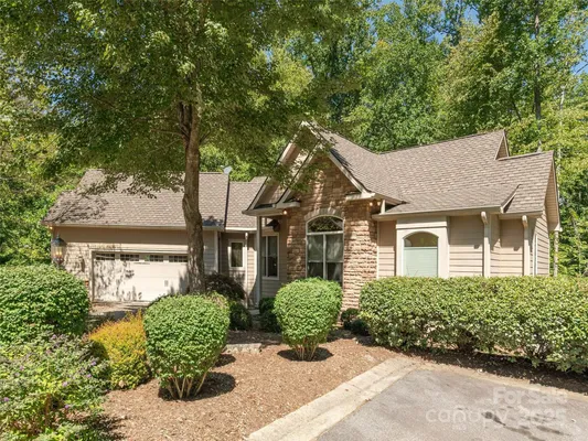 Property Slideshow image 2 of 44 | 17 high park ct, Hendersonville, NC, 28791