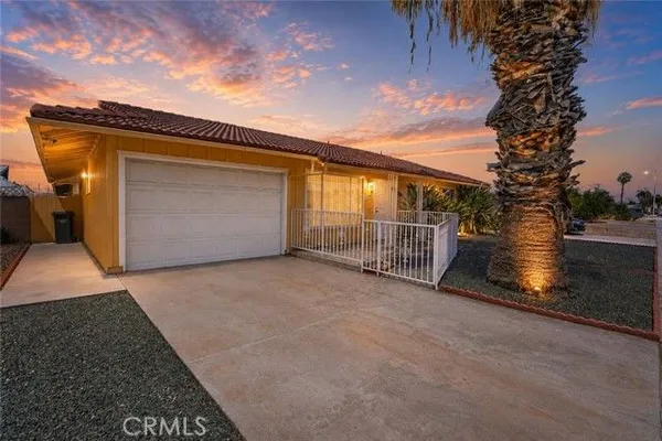 Property Slideshow image 2 of 46 | 1620 sandlewood dr, Hemet, CA, 92543