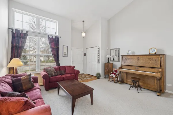 Property Slideshow image 2 of 24 | 2189 paddington ct, Aurora, IL, 60502