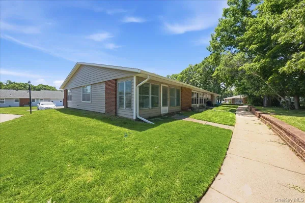 Property Slideshow image 2 of 23 | 158 falmouth ct a, Brookhaven, NY, 11961