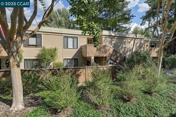 Property Slideshow image 2 of 53 | 1136 rockledge ln apt 6, Walnut Creek, CA, 94595