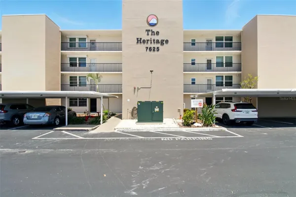 Property Slideshow image 2 of 29 | 7625 sun island dr 304, South Pasadena, FL, 33707