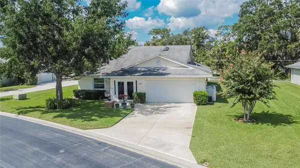 Property Slideshow image 2 of 71 | 6320 silver lakes dr, Lakeland, FL, 33810