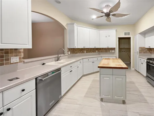 Property Slideshow image 2 of 36 | 5331 indian ocean loop, Tavares, FL, 32778