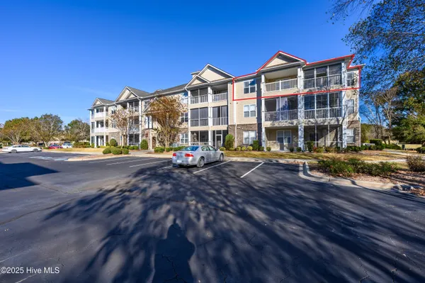 Property Slideshow image 2 of 34 | 260 s crow creek dr 18, Calabash, NC, 28467