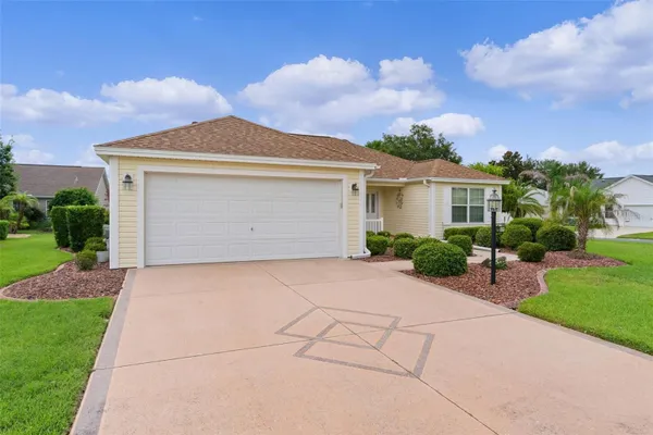 Property Slideshow image 3 of 50 | 649 ravenel ct, The Villages, FL, 32162